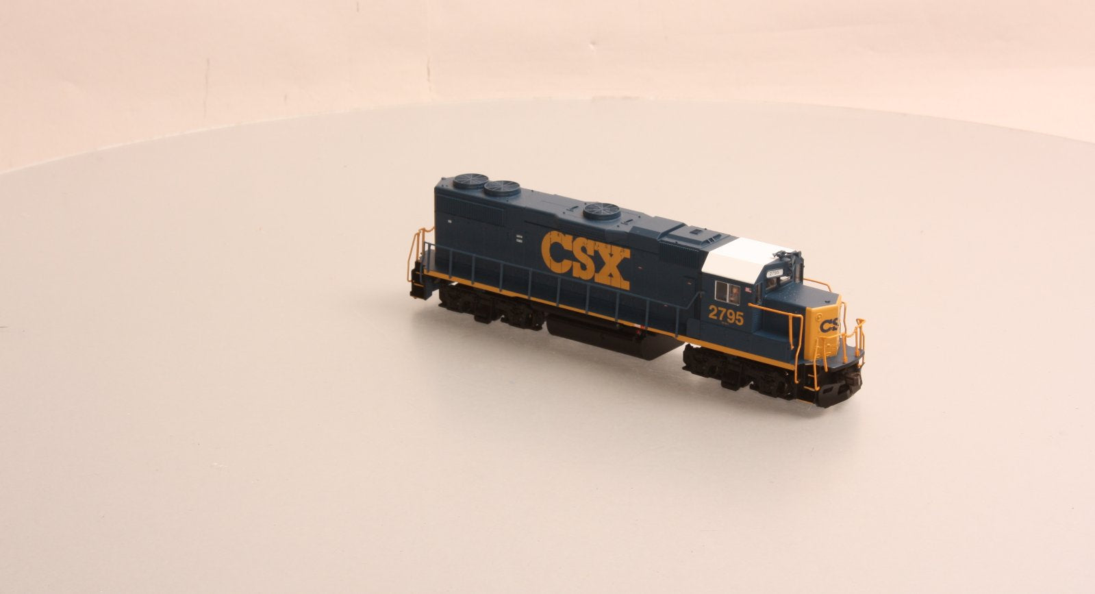 Atlas 10000025 CSX EMD GP38-2 Powered Diesel Locomotive #2795 – Trainz