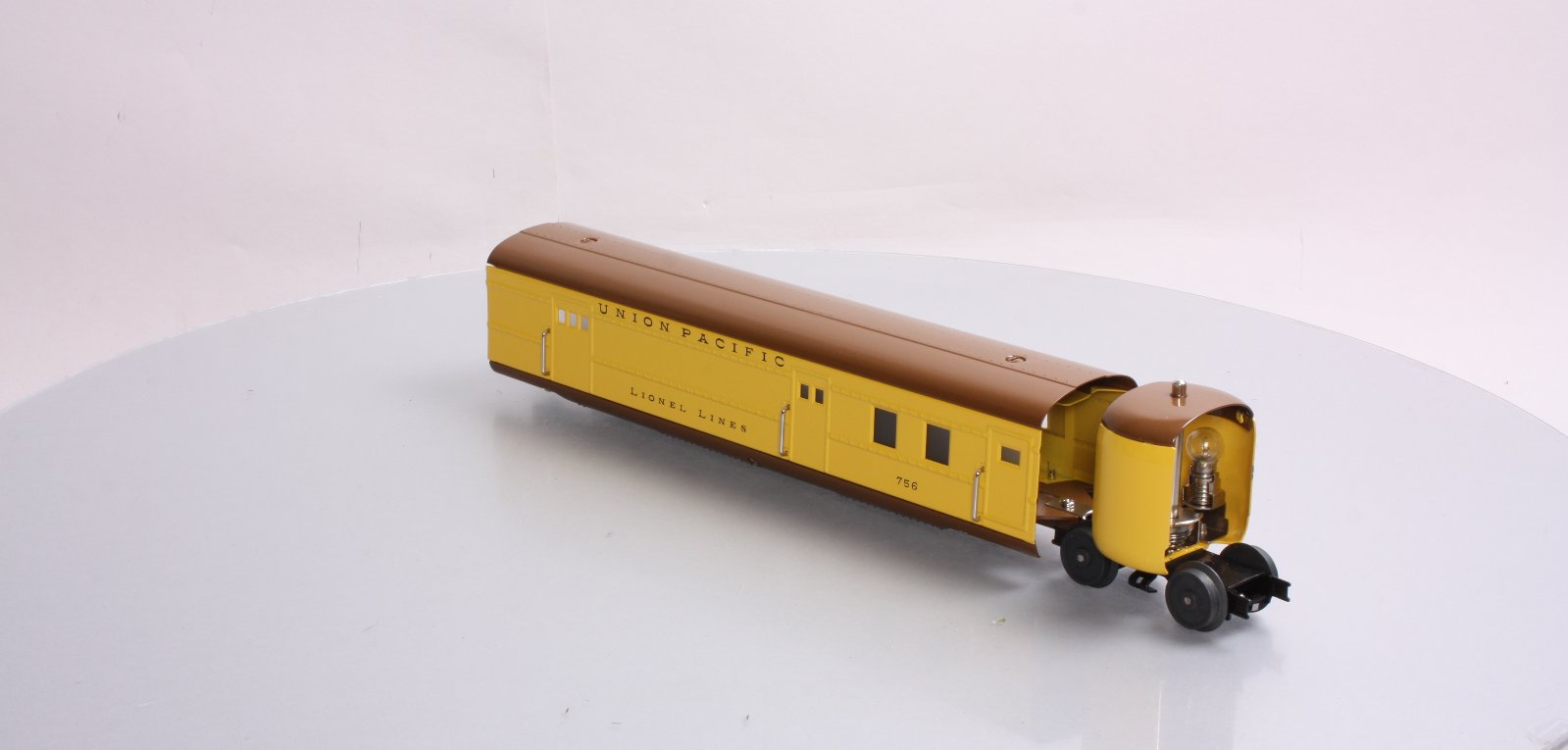 Lionel 11-80003 Union Pacific Streamlined Articulated Baggage