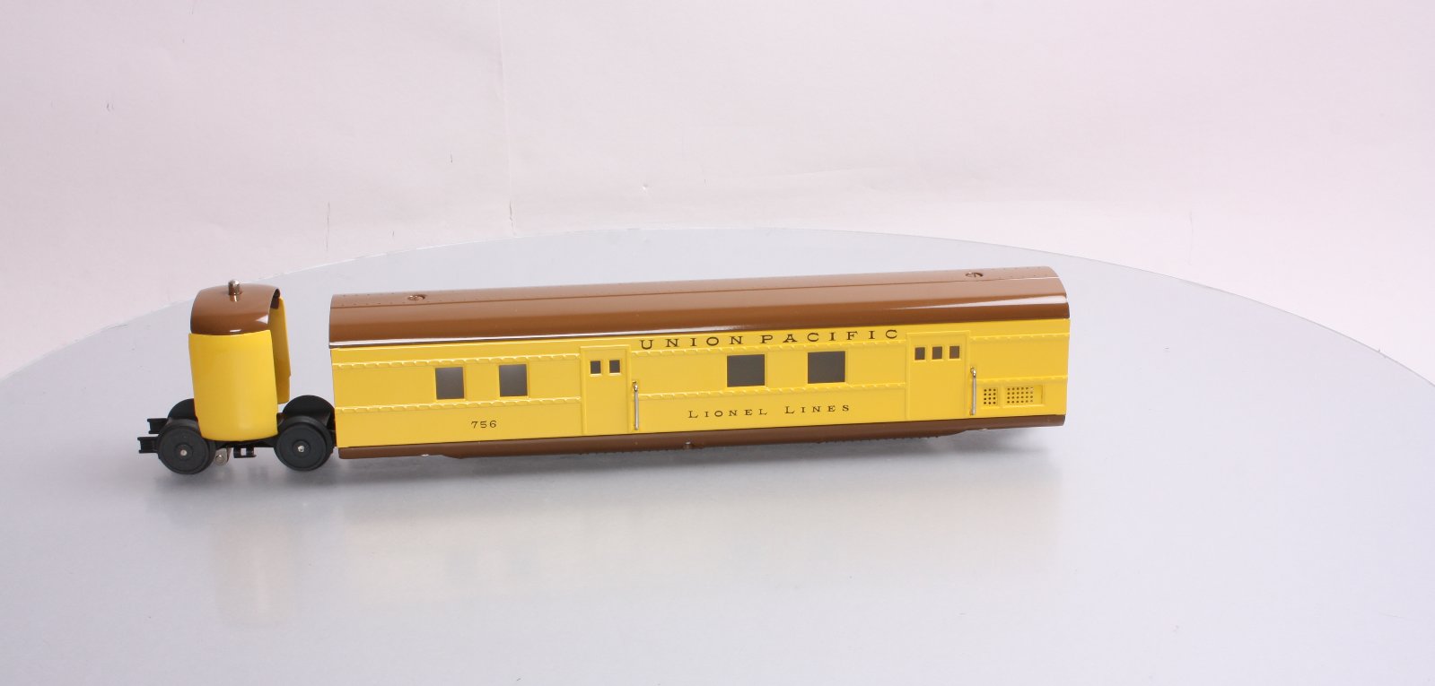 Lionel 11-80003 Union Pacific Streamlined Articulated Baggage
