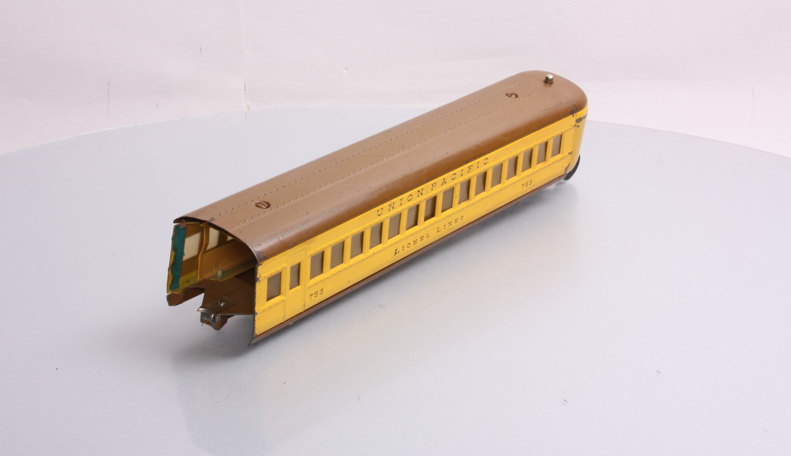 Lionel 753 Vintage O Prewar Union Pacific Streamliner Coach