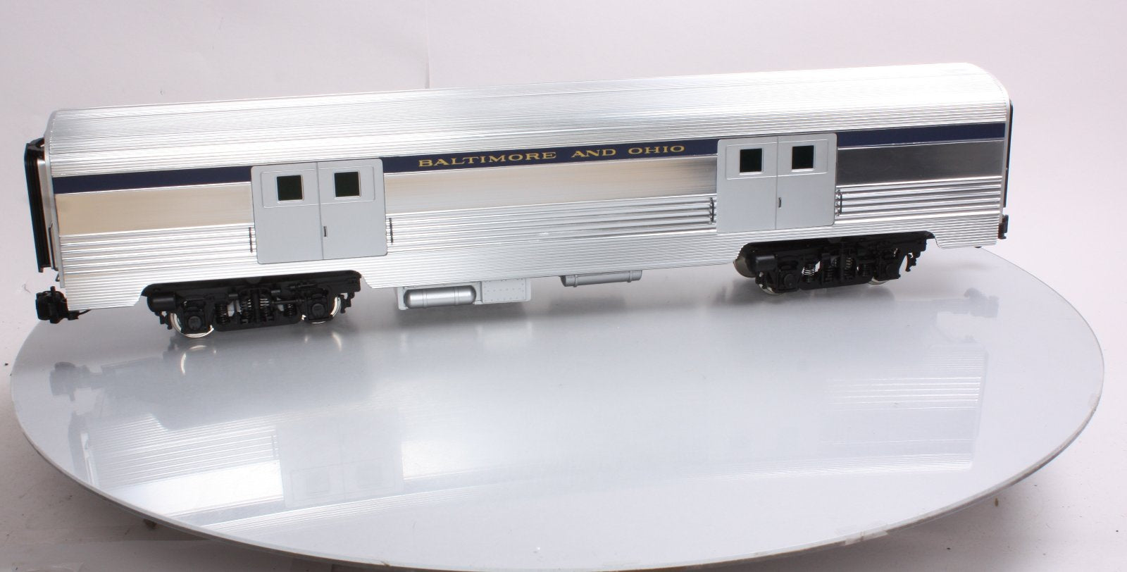 Aristo-Craft 32202 G Baltimore & Ohio Streamline Baggage Car (Metal Wheels)