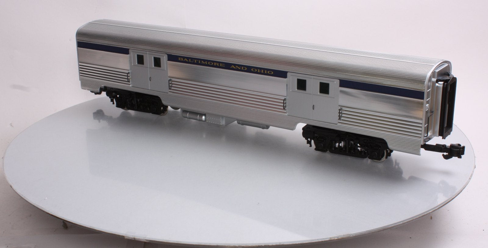 Aristo-Craft 32202 G Baltimore & Ohio Streamline Baggage Car (Metal Wheels)