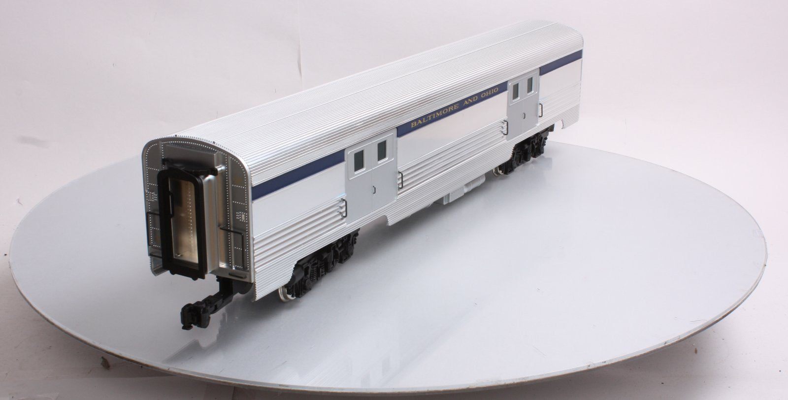 Aristo-Craft 32202 G Baltimore & Ohio Streamline Baggage Car (Metal Wheels)