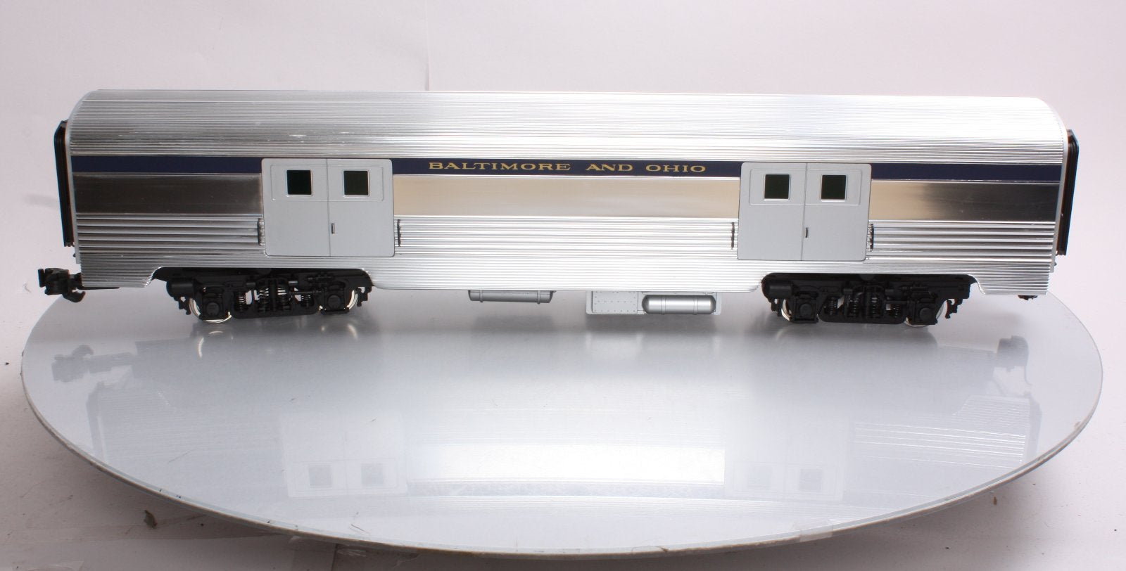 Aristo-Craft 32202 G Baltimore & Ohio Streamline Baggage Car (Metal Wheels)