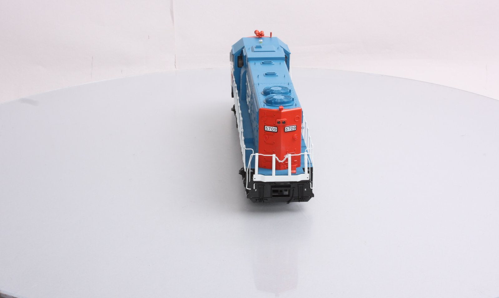 MTH 20-20072-2 Grand Trunk GP38-2 Diesel Engine w/PS 2.0 (Scale Wheels) #5709