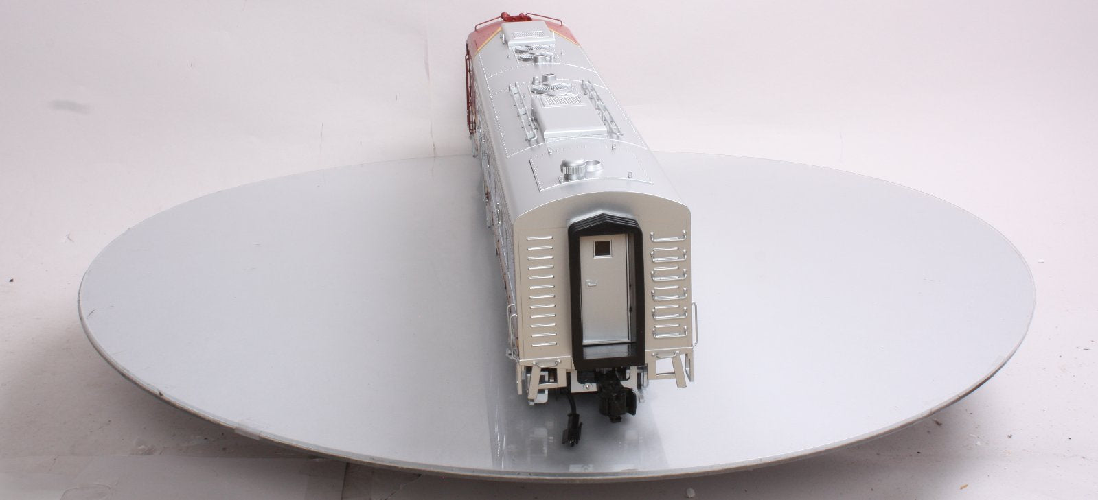 Aristo-Craft 23609 Santa Fe EMD E-8 Diesel Locomotive #82