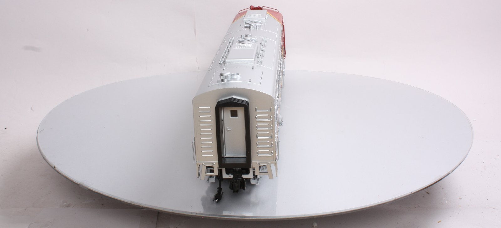 Aristo-Craft 23609 Santa Fe EMD E-8 Diesel Locomotive #82