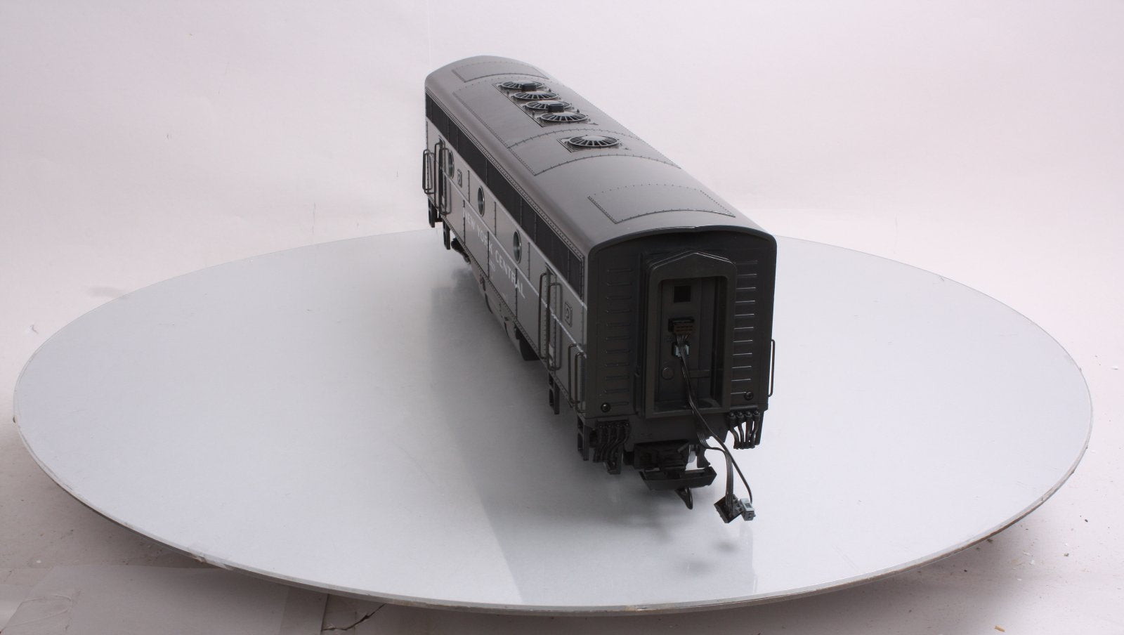 LGB 21582 G Scale NYC F7 B Unit Non-Powered Diesel Locomotive with Sound #2423