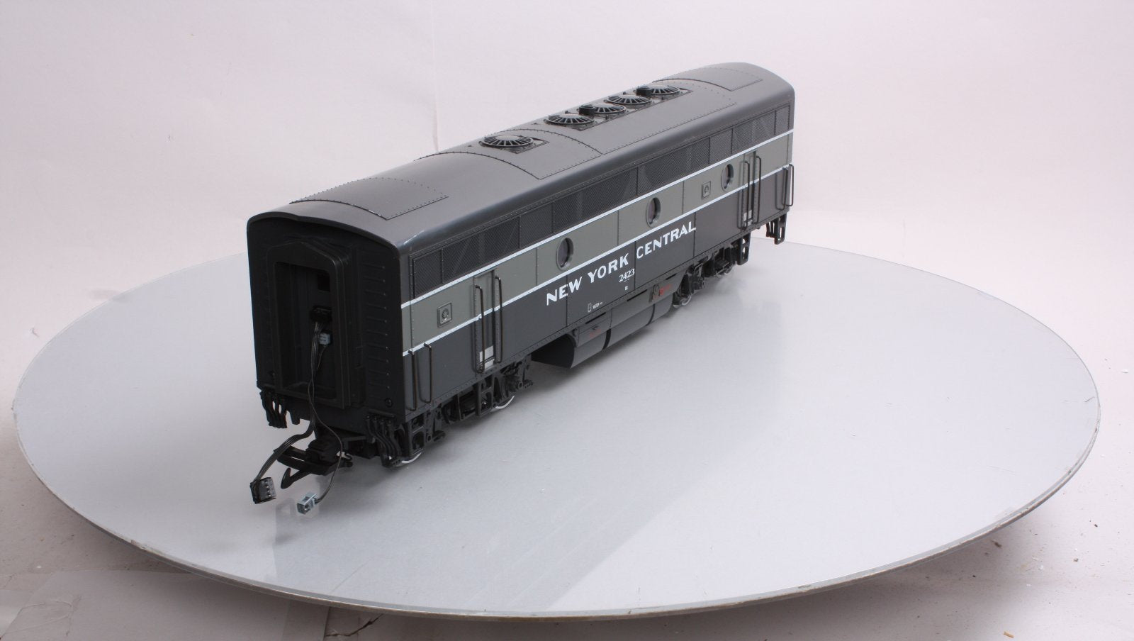 LGB 21582 G Scale NYC F7 B Unit Non-Powered Diesel Locomotive with Sound #2423