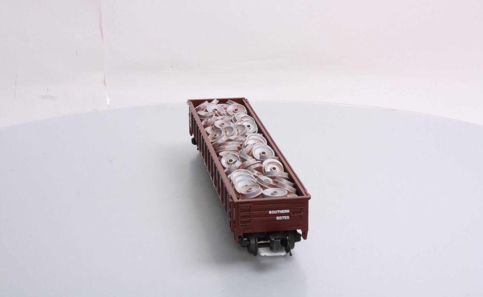 MTH 20-98078 Southern Gondola w/Wheel Scrap Load
