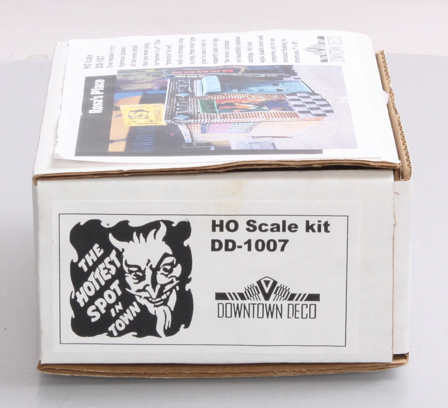 Downtown Deco DD1007 HO Scale Rosa's Place Building Kit