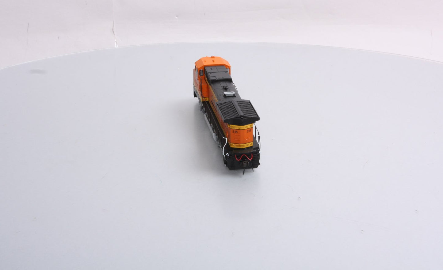 Atlas 9868 HO BNSF Dash 8-40BW Diesel Locomotive #516