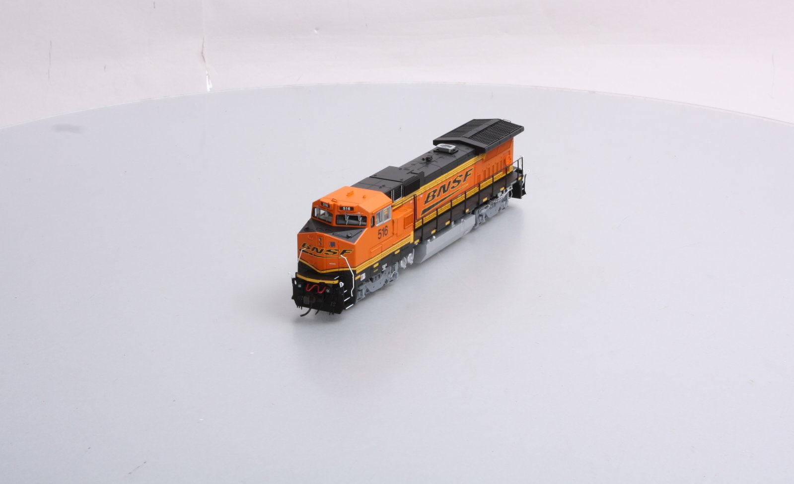 Atlas 9868 HO BNSF Dash 8-40BW Diesel Locomotive #516