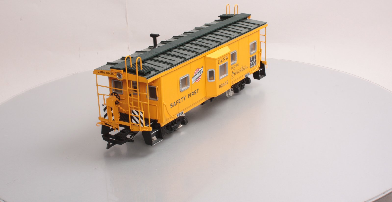 USA Trains 12055 G Chicago & Northwestern Bay Window Caboose #02455