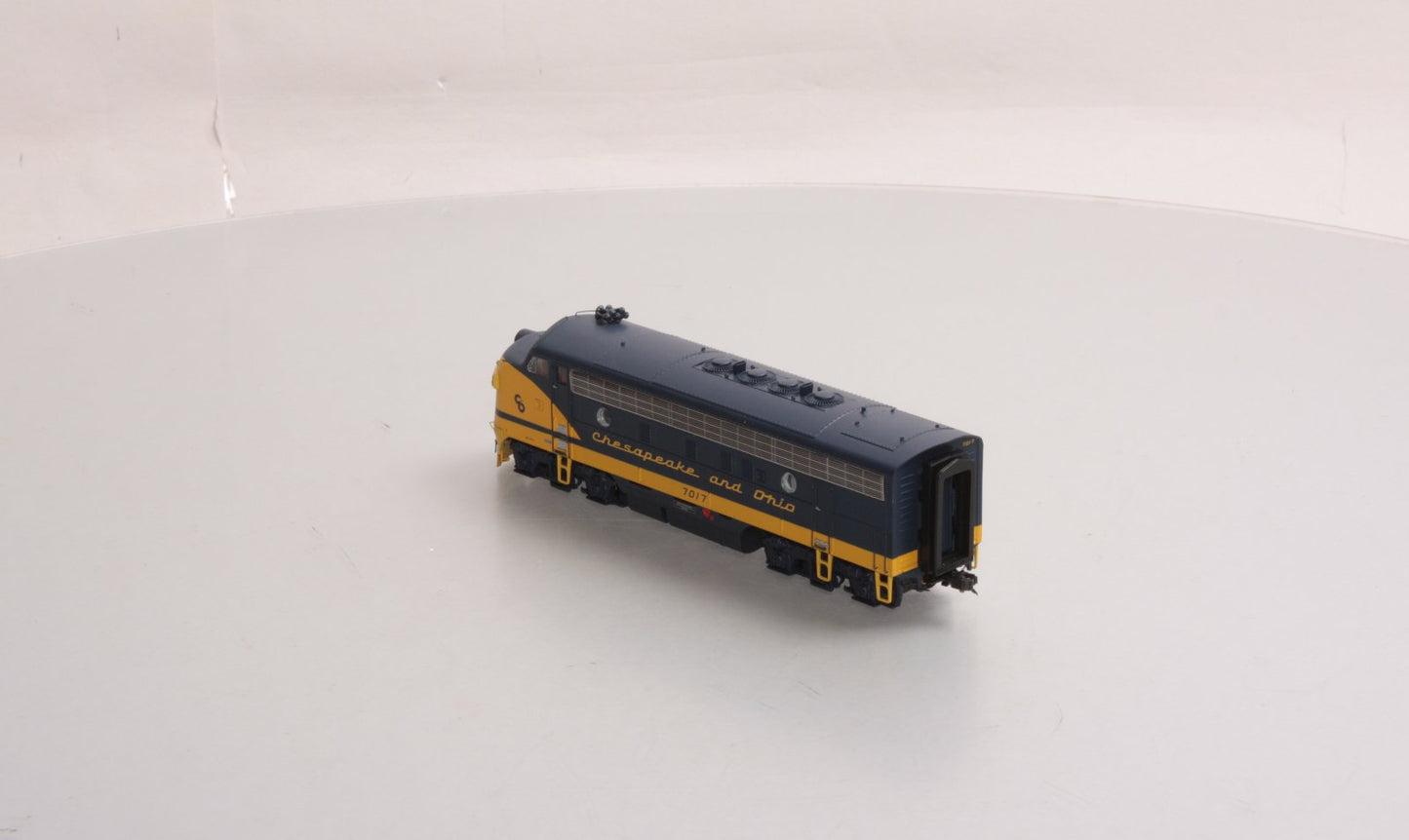 MTH HO 80-2109-1 HO Scale Chesapeake & Ohio F-7 Diesel Locomotive #7017