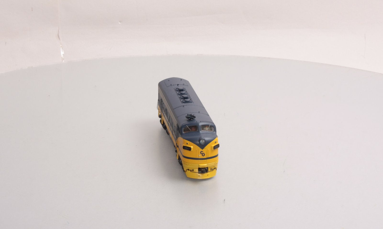 MTH HO 80-2109-1 HO Scale Chesapeake & Ohio F-7 Diesel Locomotive #7017