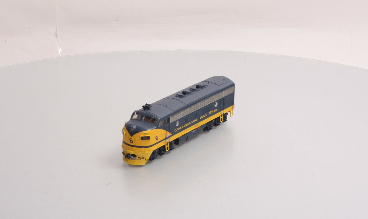 MTH HO 80-2109-1 HO Scale Chesapeake & Ohio F-7 Diesel Locomotive #7017