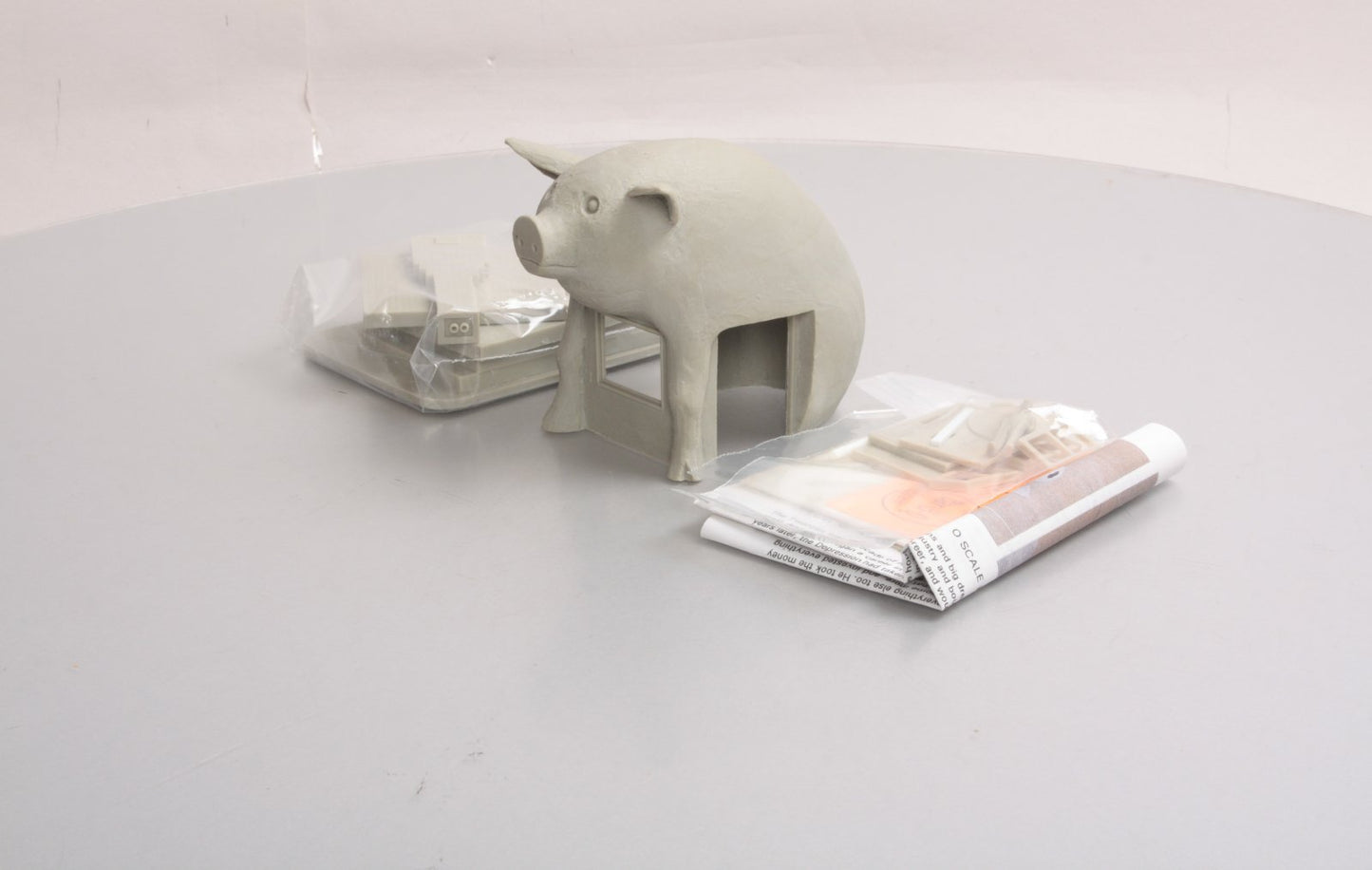 SLM 2151 O Scale Jack's Bar-B-Que Pig Urethane Kit. Does not include instruction