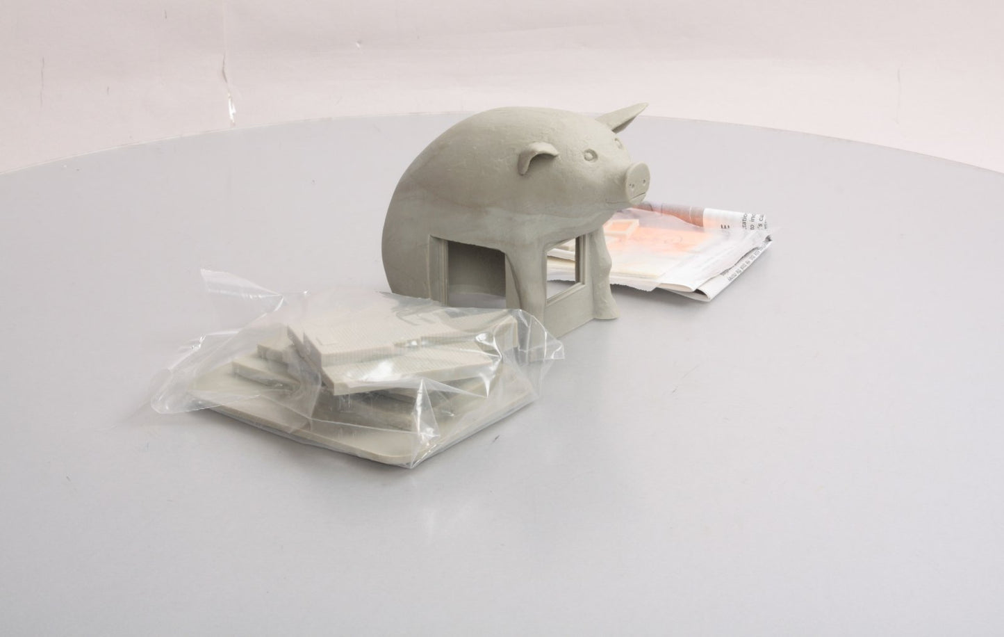 SLM 2151 O Scale Jack's Bar-B-Que Pig Urethane Kit. Does not include instruction