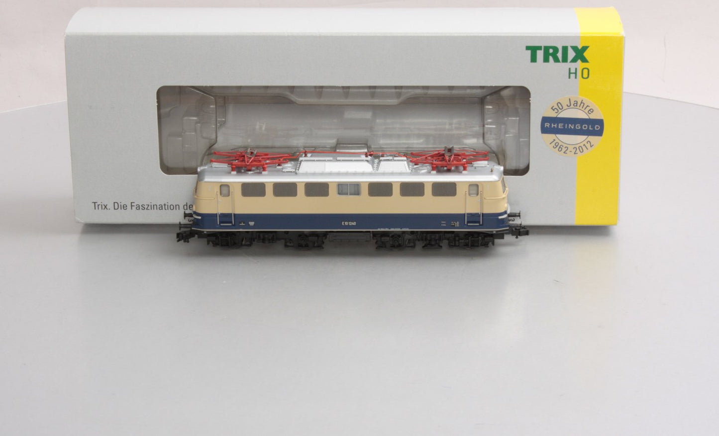 Trix 22266 German Electric Locomotive Class E10.12 "Rheingold" of the DB