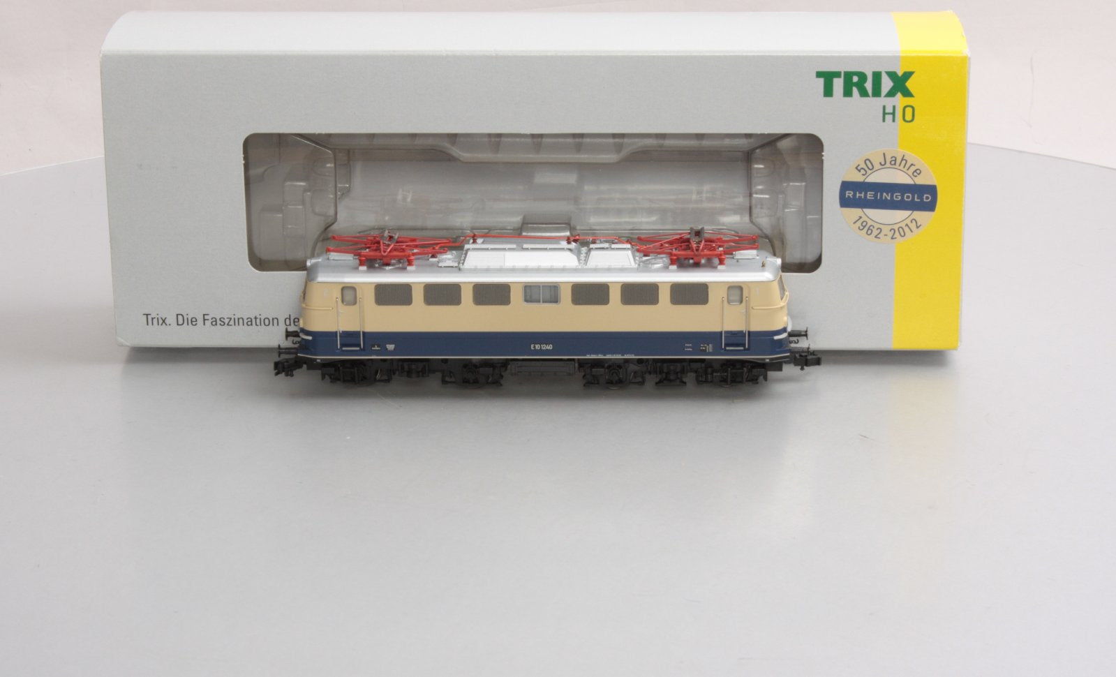 Trix 22266 German Electric Locomotive Class E10.12 