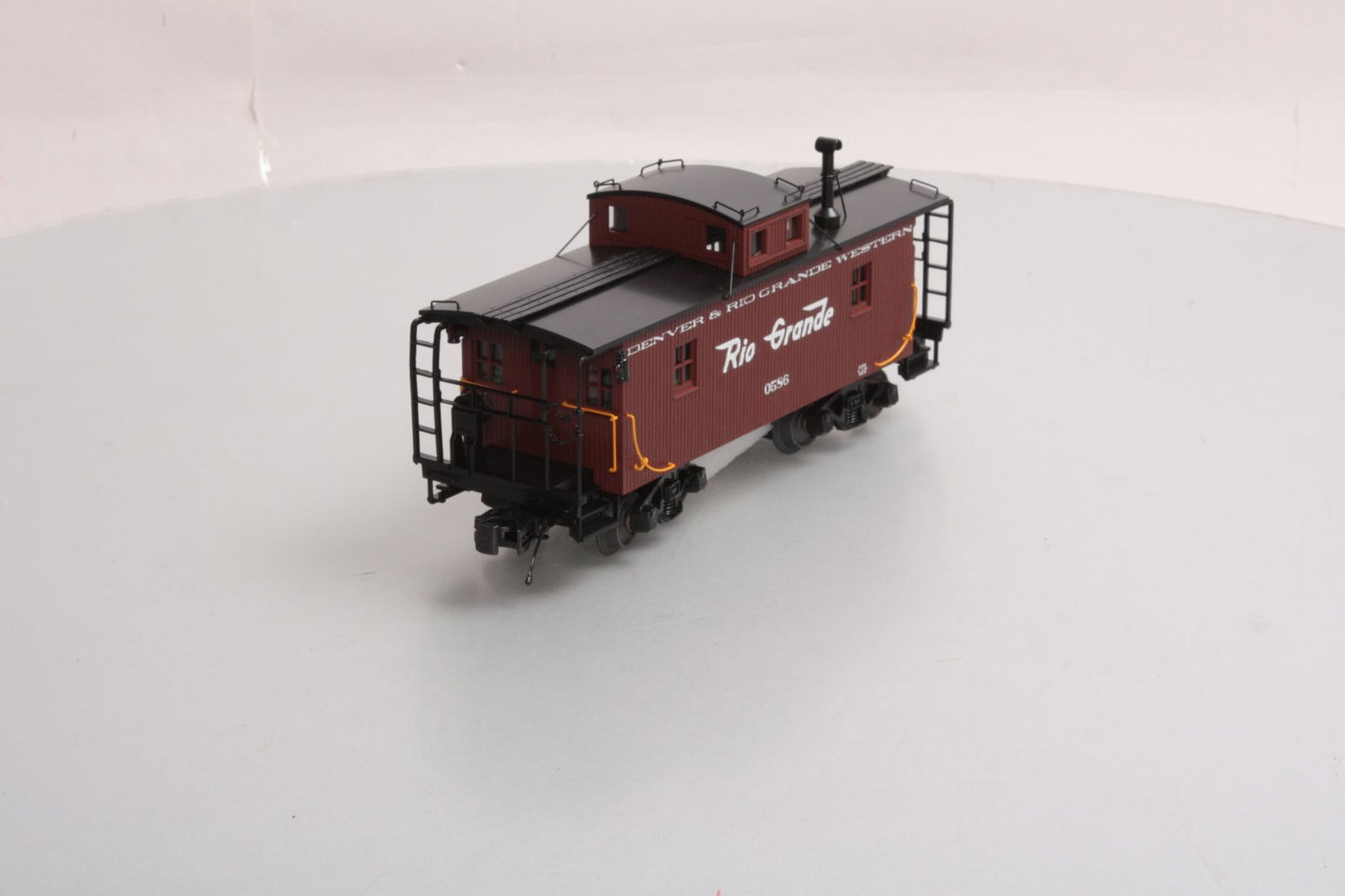 MTH 20-91358 O Gauge Denver & Rio Grande Western N-6b Caboose #586