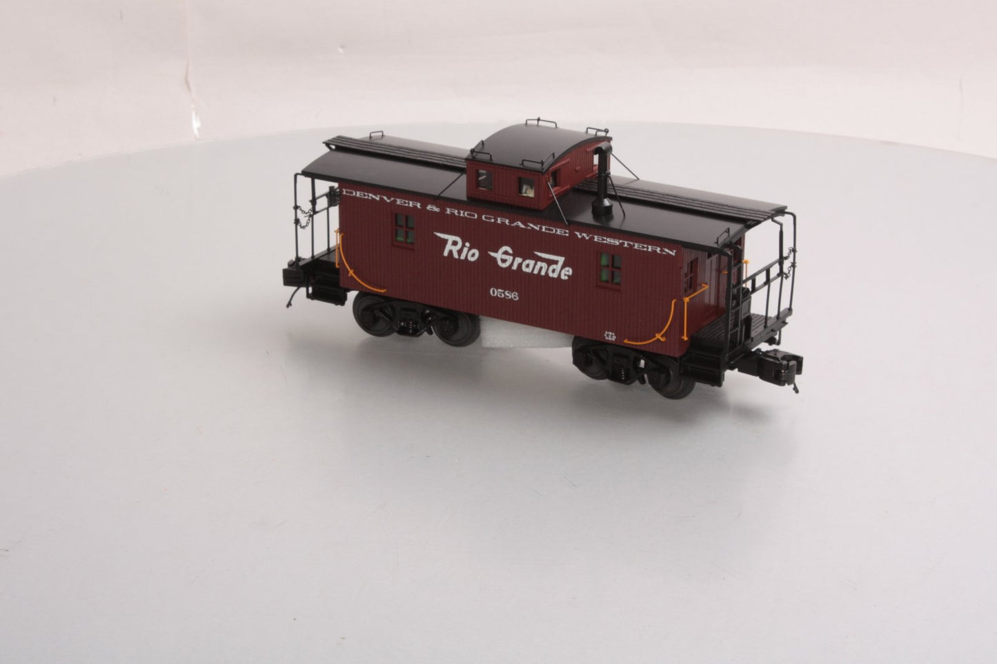 MTH 20-91358 O Gauge Denver & Rio Grande Western N-6b Caboose #586