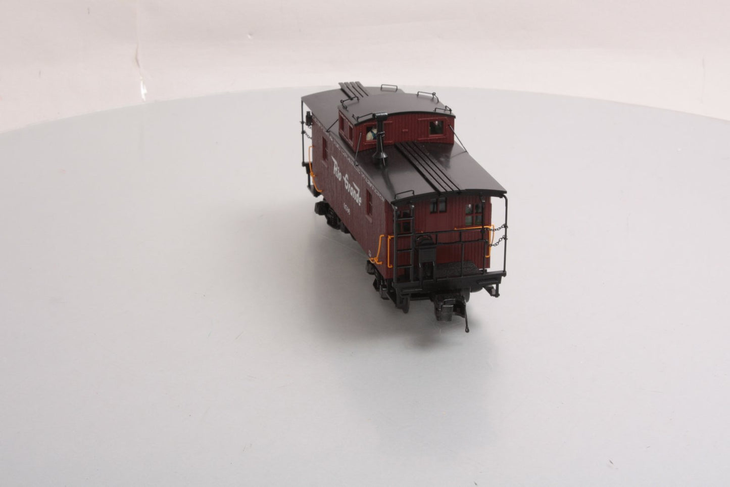 MTH 20-91358 O Gauge Denver & Rio Grande Western N-6b Caboose #586