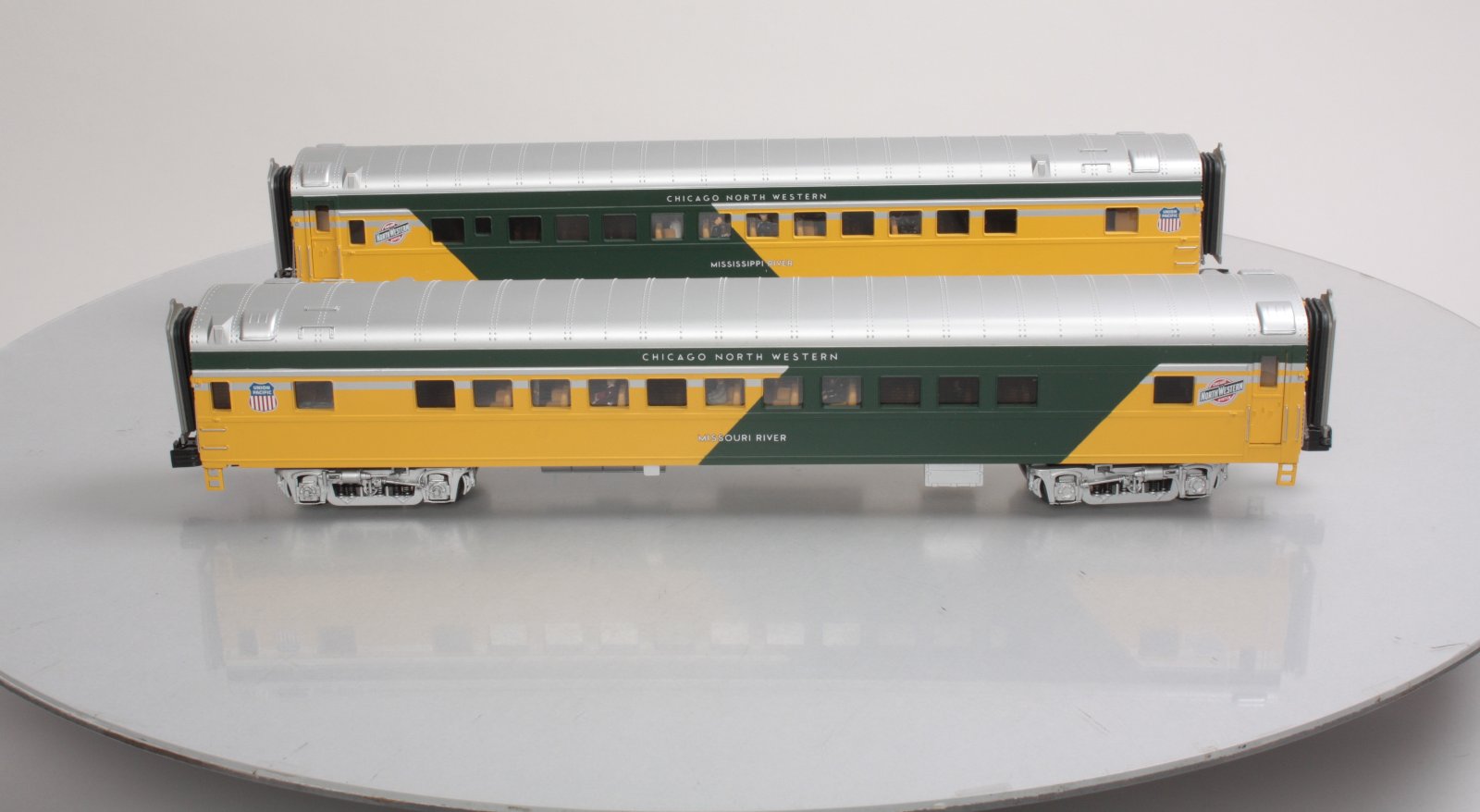 MTH 20-69139 O CNW 70' Streamlined Coach/Coach Passenger Car Set (Set of 2)