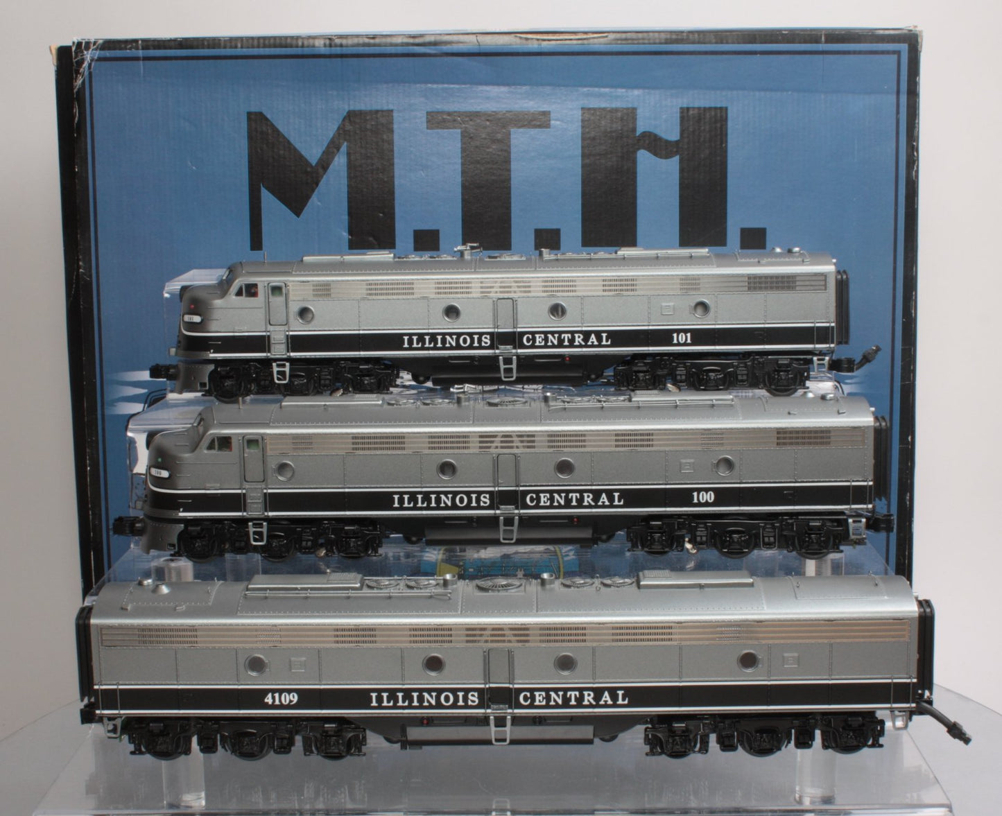 MTH 20-20048-1 Illinois Central E-8 ABA Diesel Engine Set w/PS 2 #100/101/4109