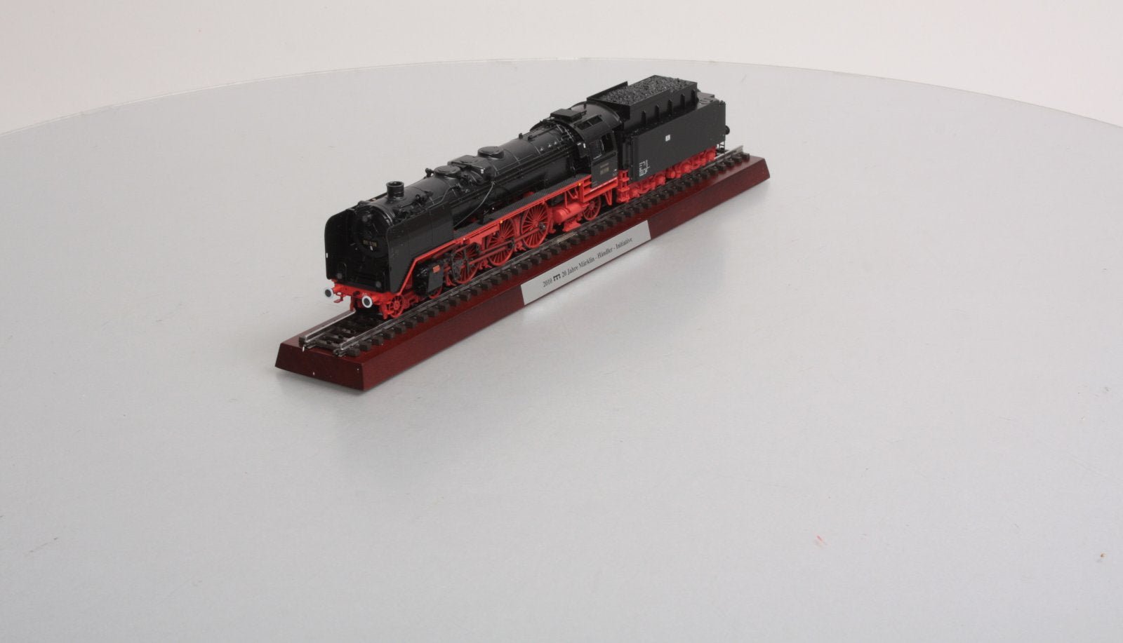 Marklin 39014 HO Scale 20th Anniviversary BR 01118 Steam Loco & Tender
