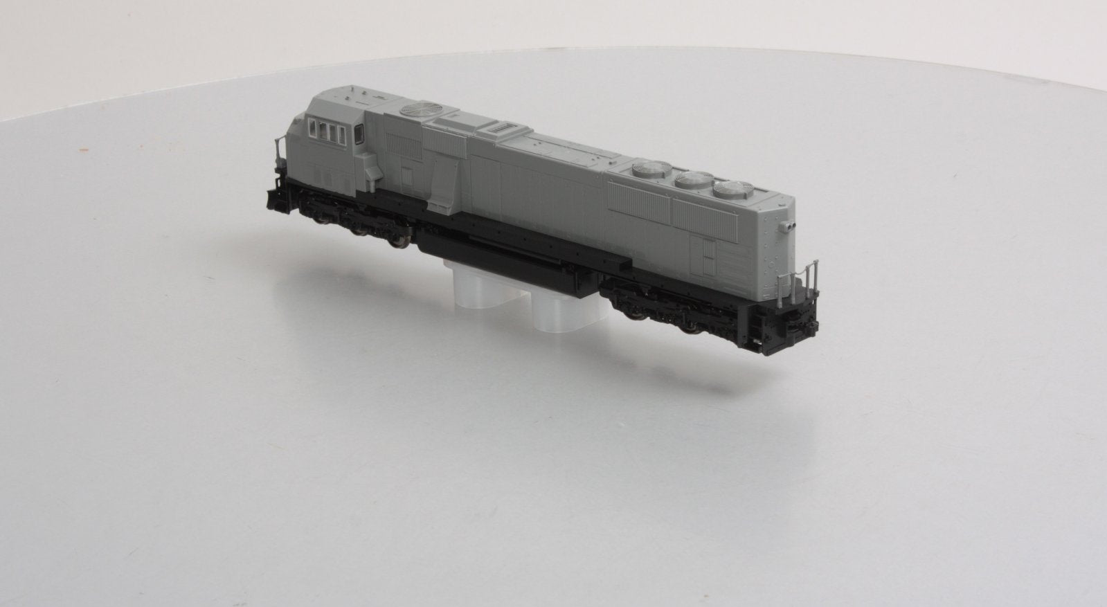 Kato 37-6400 HO Scale Undecorated SD70MAC w/Cab Headlight