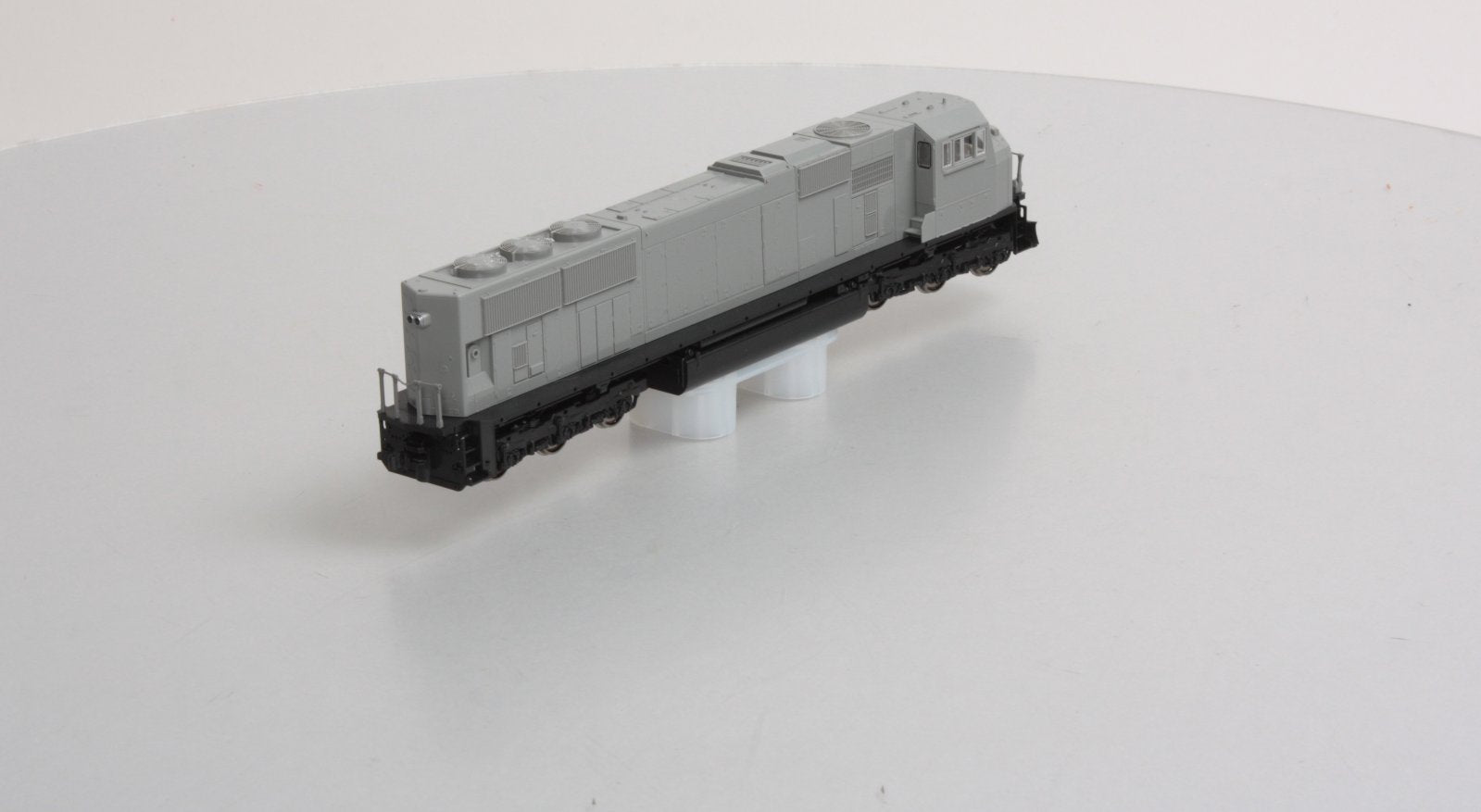 Kato 37-6400 HO Scale Undecorated SD70MAC w/Cab Headlight