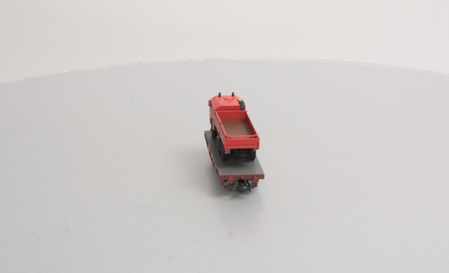 Marklin 48725 Flatcar w/2 KFOR vehicles