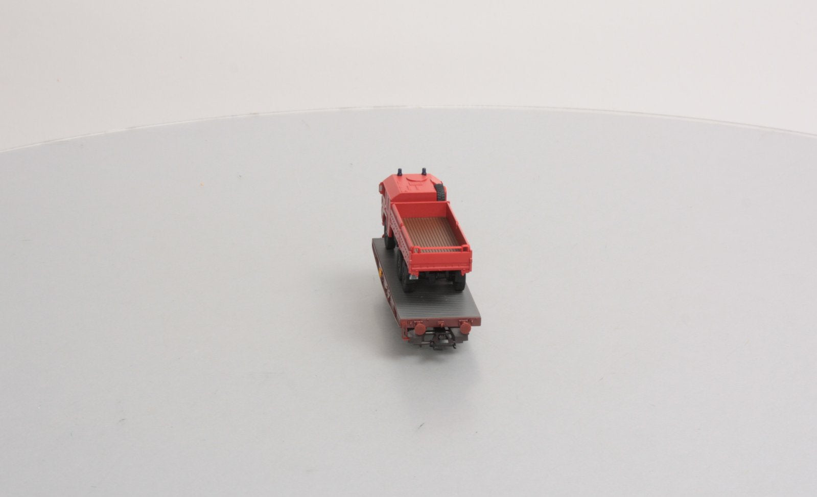 Marklin 48725 Flatcar w/2 KFOR vehicles