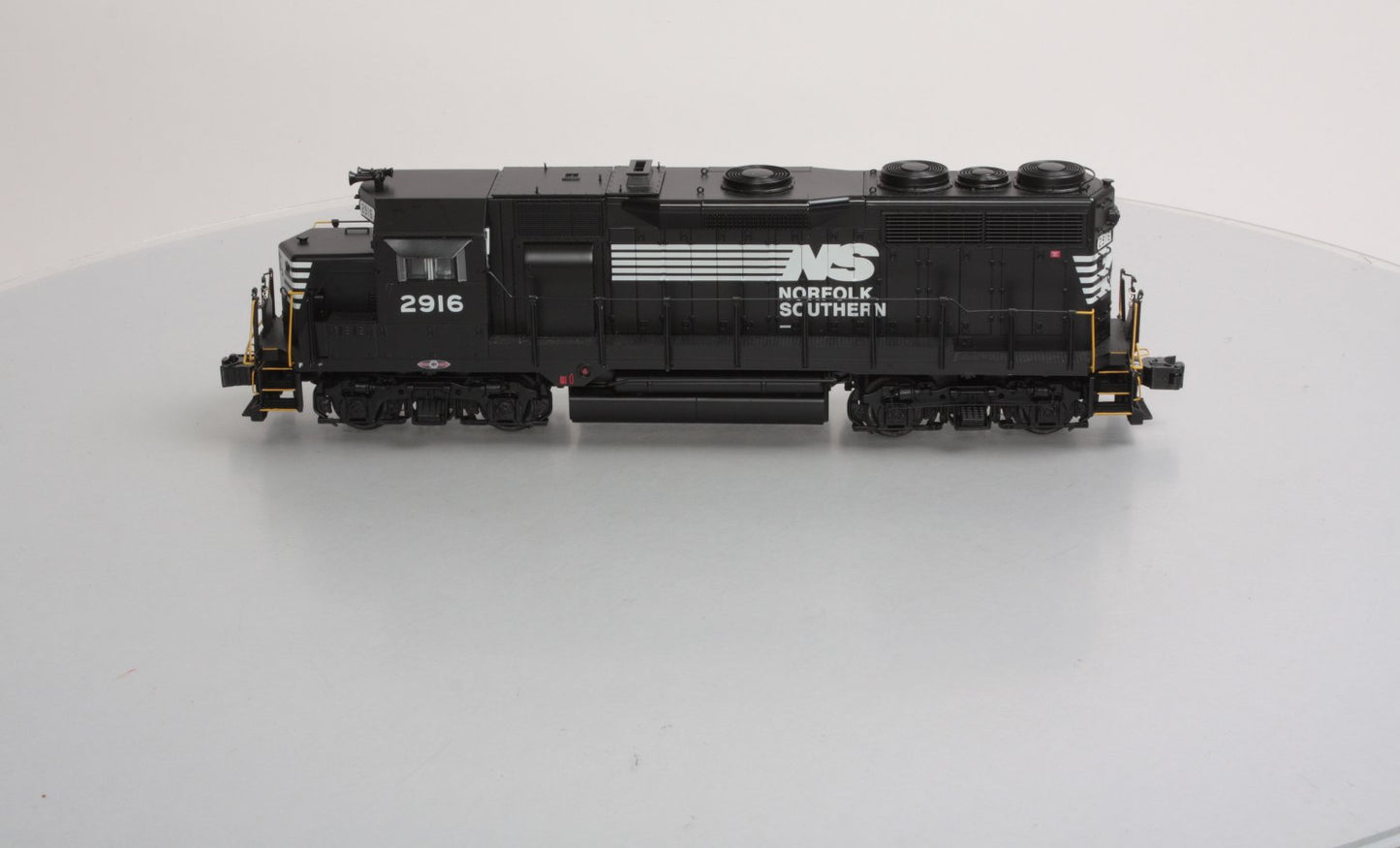 Lionel 6-38999 Norfolk Southern GP-35 Diesel Locomotive #2916