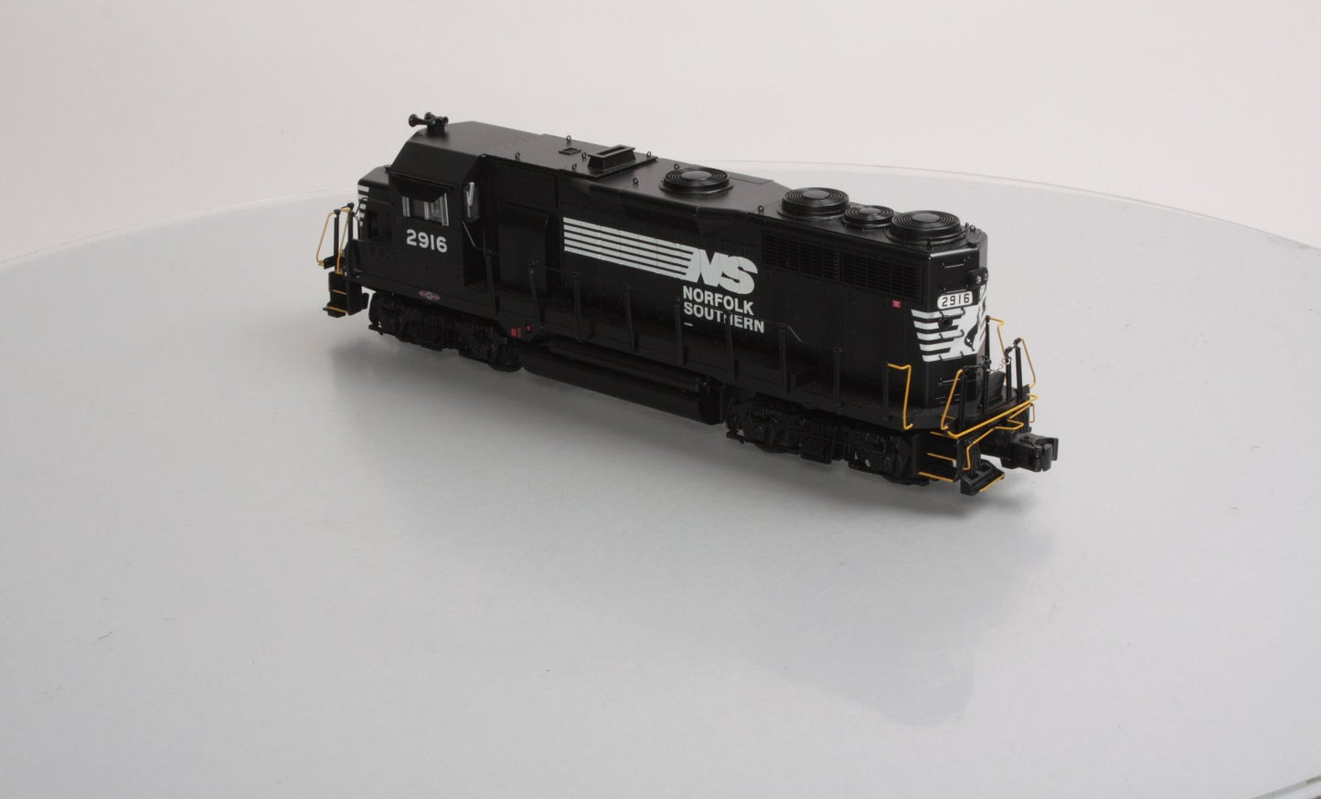 Lionel 6-38999 Norfolk Southern GP-35 Diesel Locomotive #2916