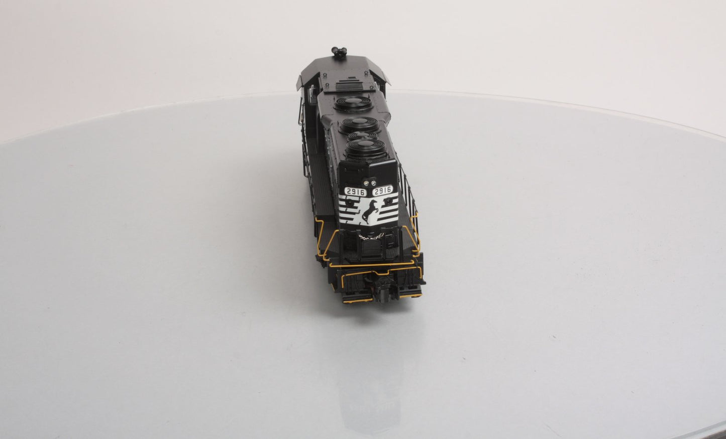 Lionel 6-38999 Norfolk Southern GP-35 Diesel Locomotive #2916