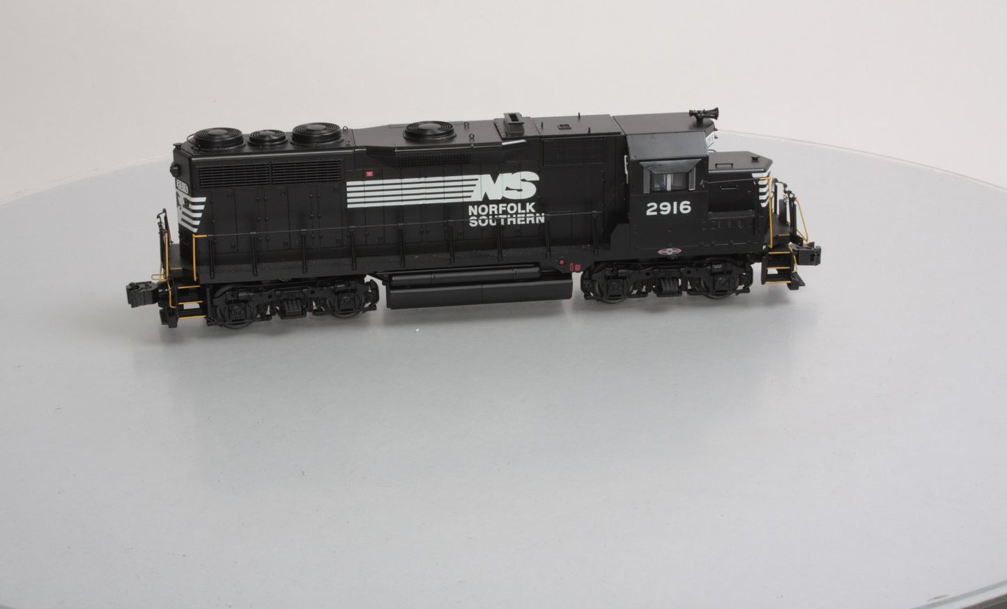 Lionel 6-38999 Norfolk Southern GP-35 Diesel Locomotive #2916