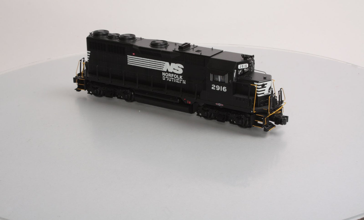 Lionel 6-38999 Norfolk Southern GP-35 Diesel Locomotive #2916