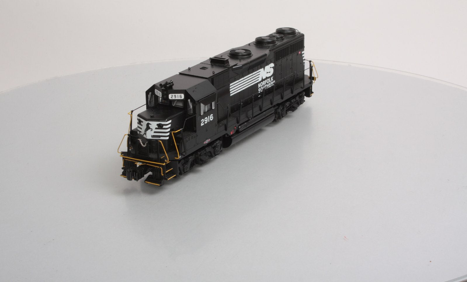 Lionel 6-38999 Norfolk Southern GP-35 Diesel Locomotive #2916