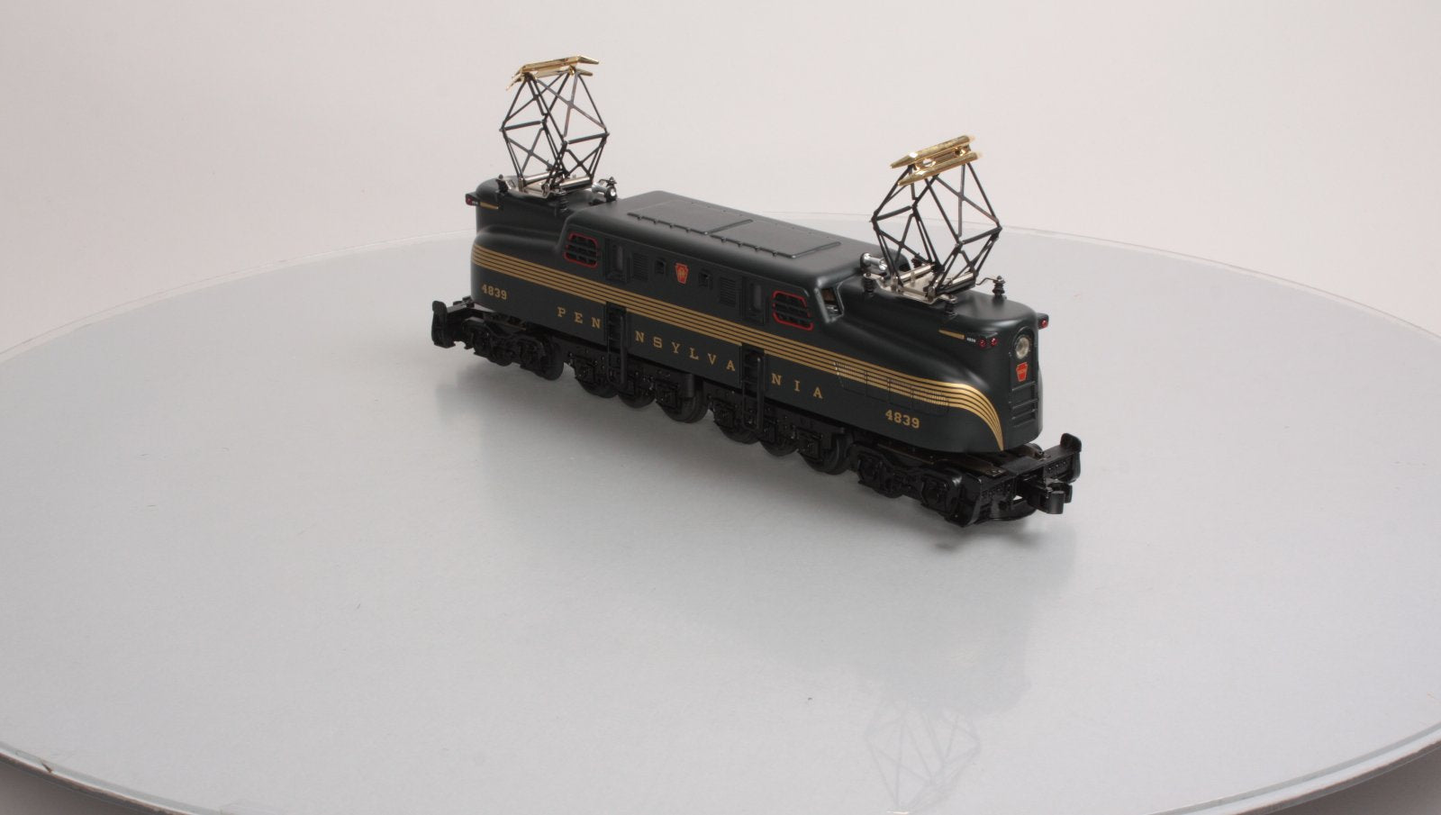 Lionel 6-38521 Pennsylvania GG-1 Electric Locomotive #4839 – Trainz