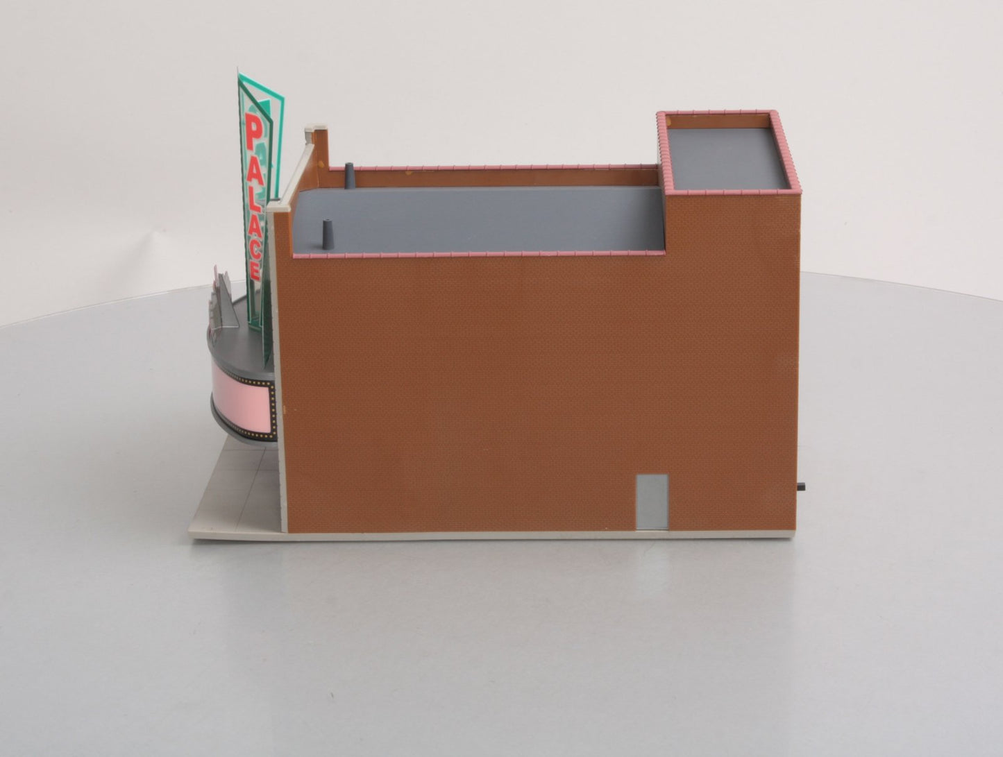 Walthers 933-2817 HO Scale Palace Theater Built-Ups Cornerstone Series