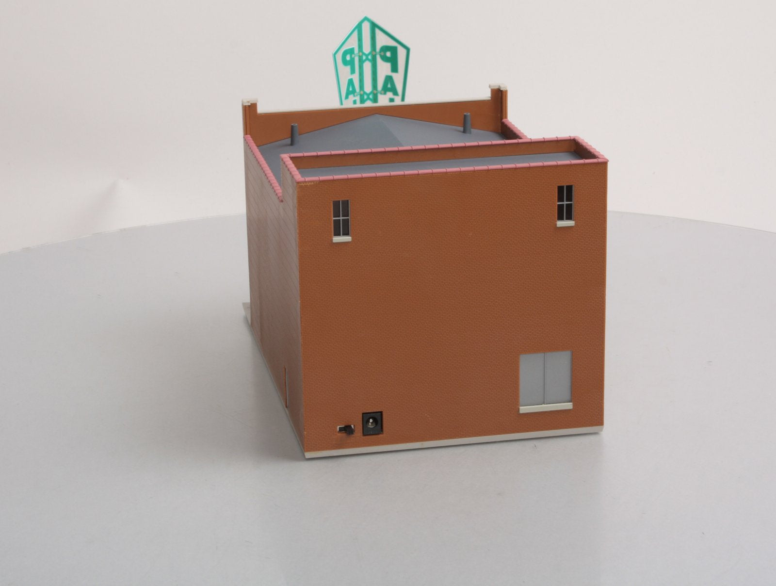 Walthers 933-2817 HO Scale Palace Theater Built-Ups Cornerstone Series
