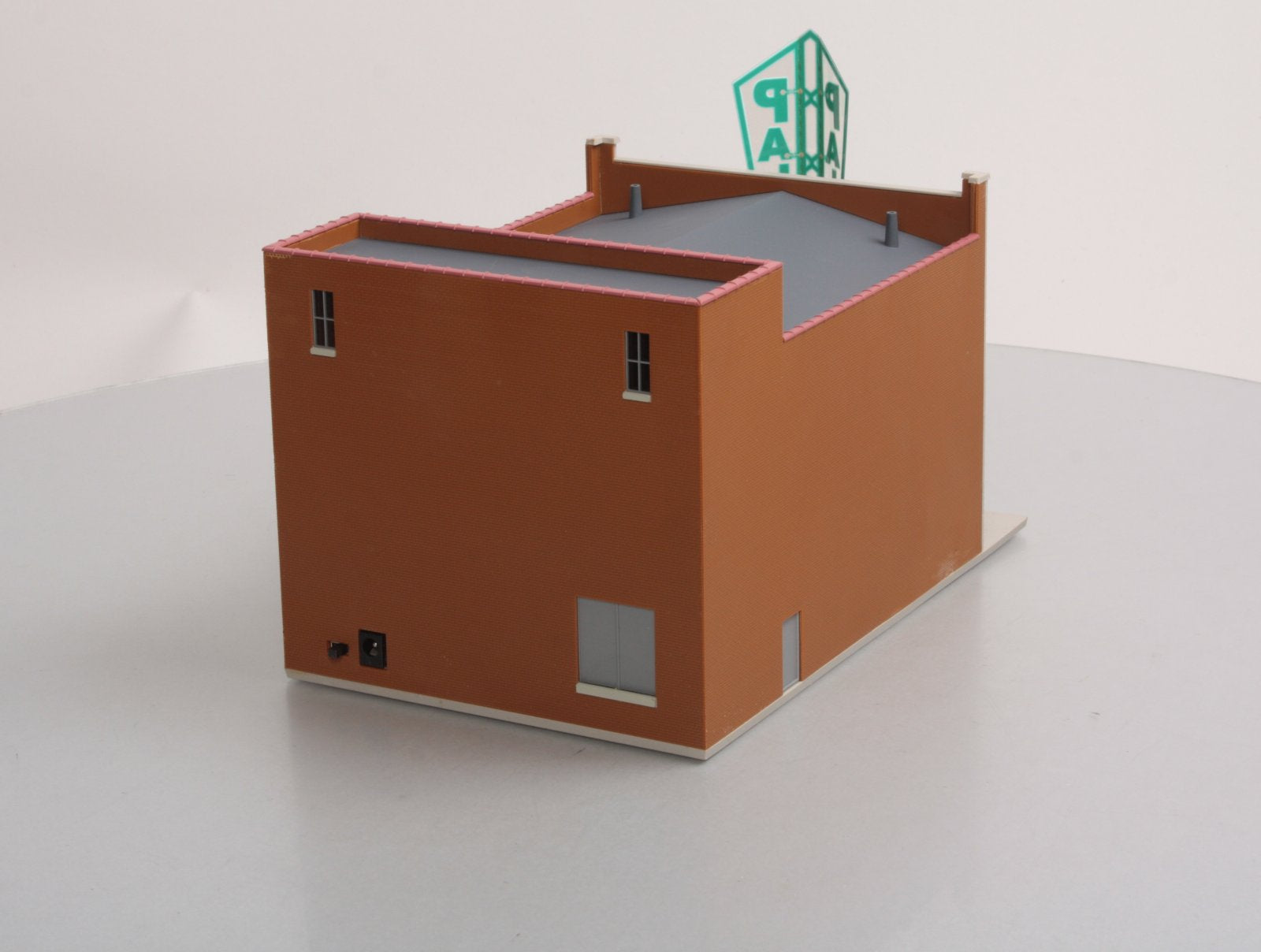 Walthers 933-2817 HO Scale Palace Theater Built-Ups Cornerstone Series