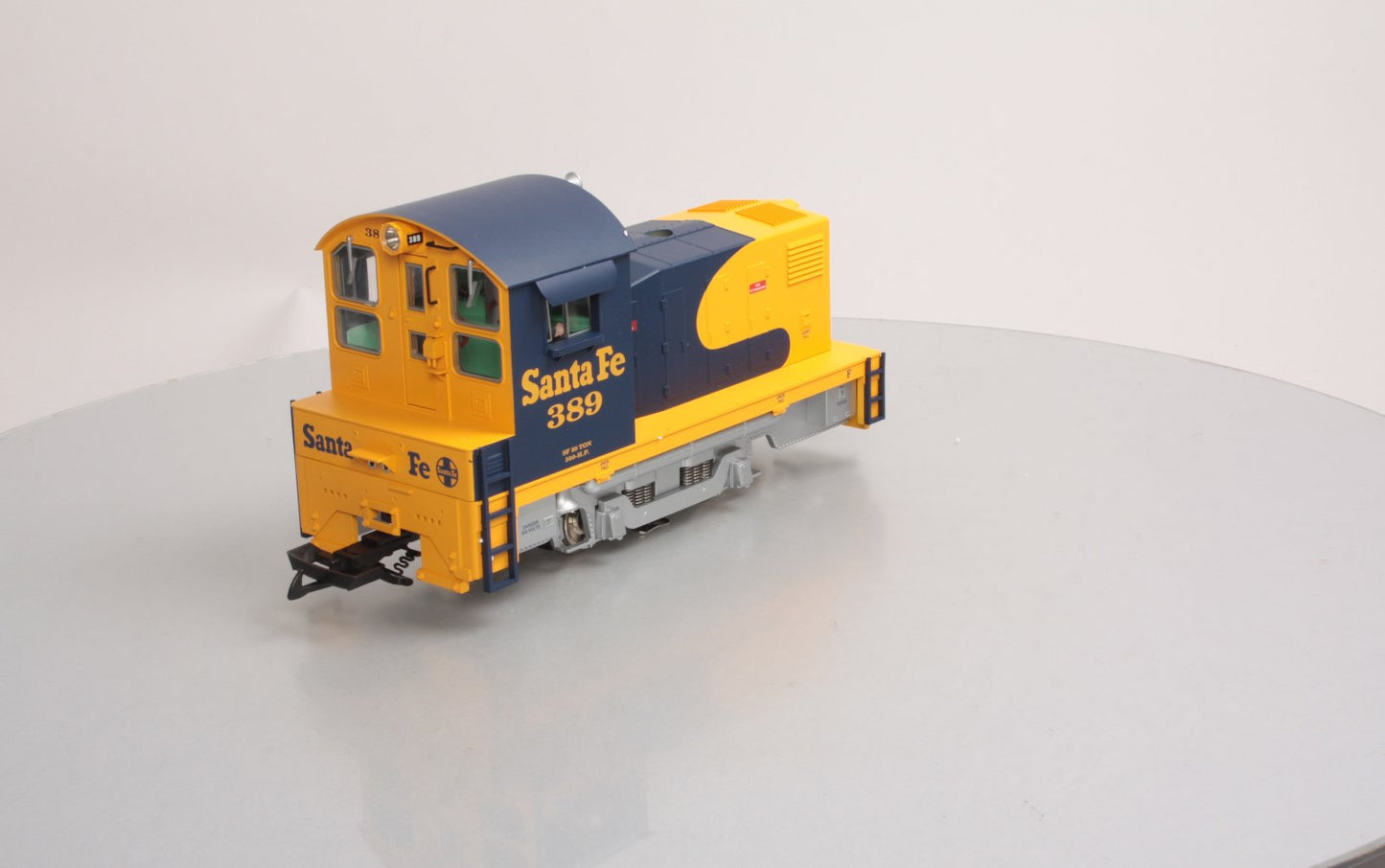 USA Trains 22057 G Santa Fe 20-Ton Powered Diesel Locomotive #389