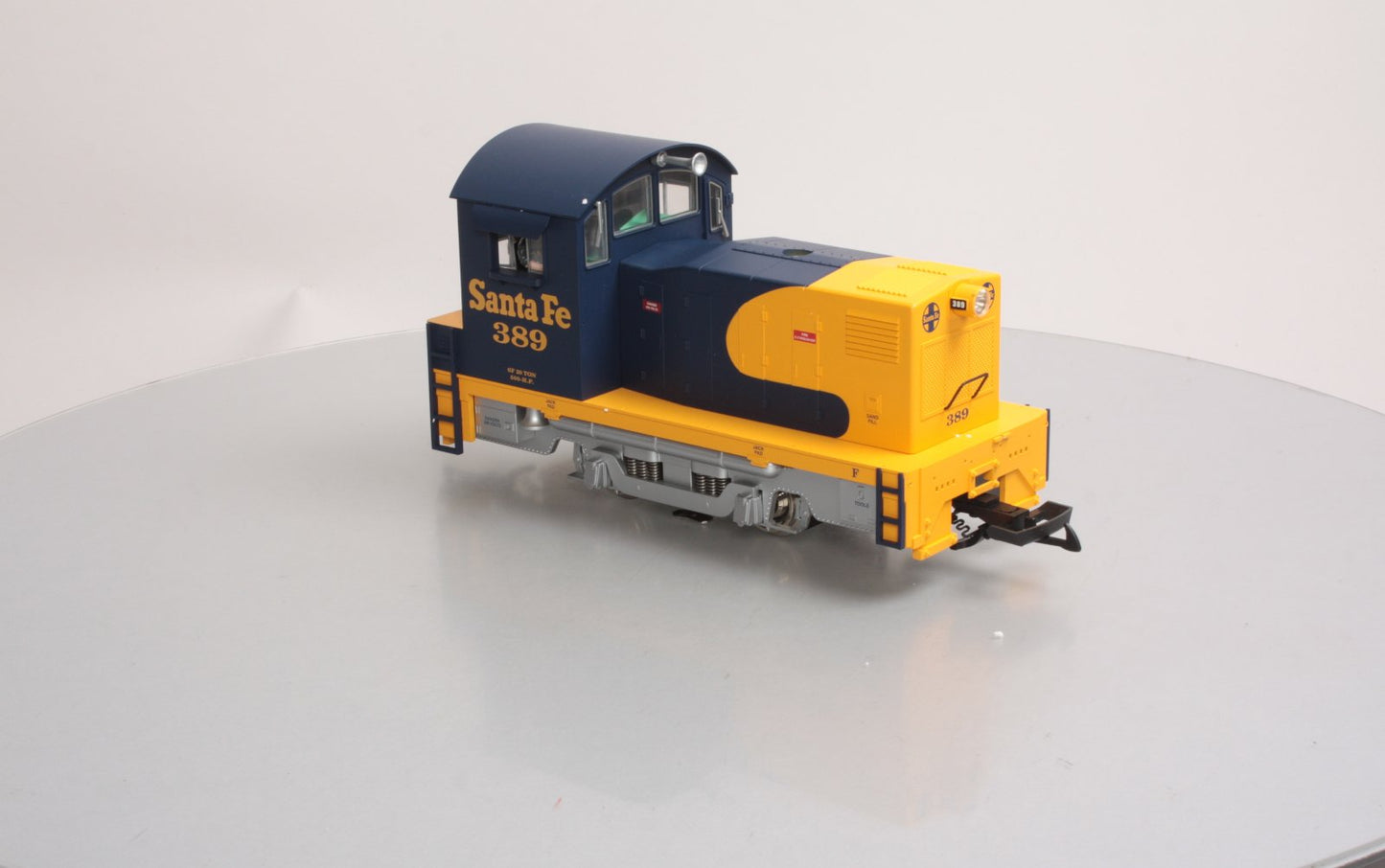 USA Trains 22057 G Santa Fe 20-Ton Powered Diesel Locomotive #389