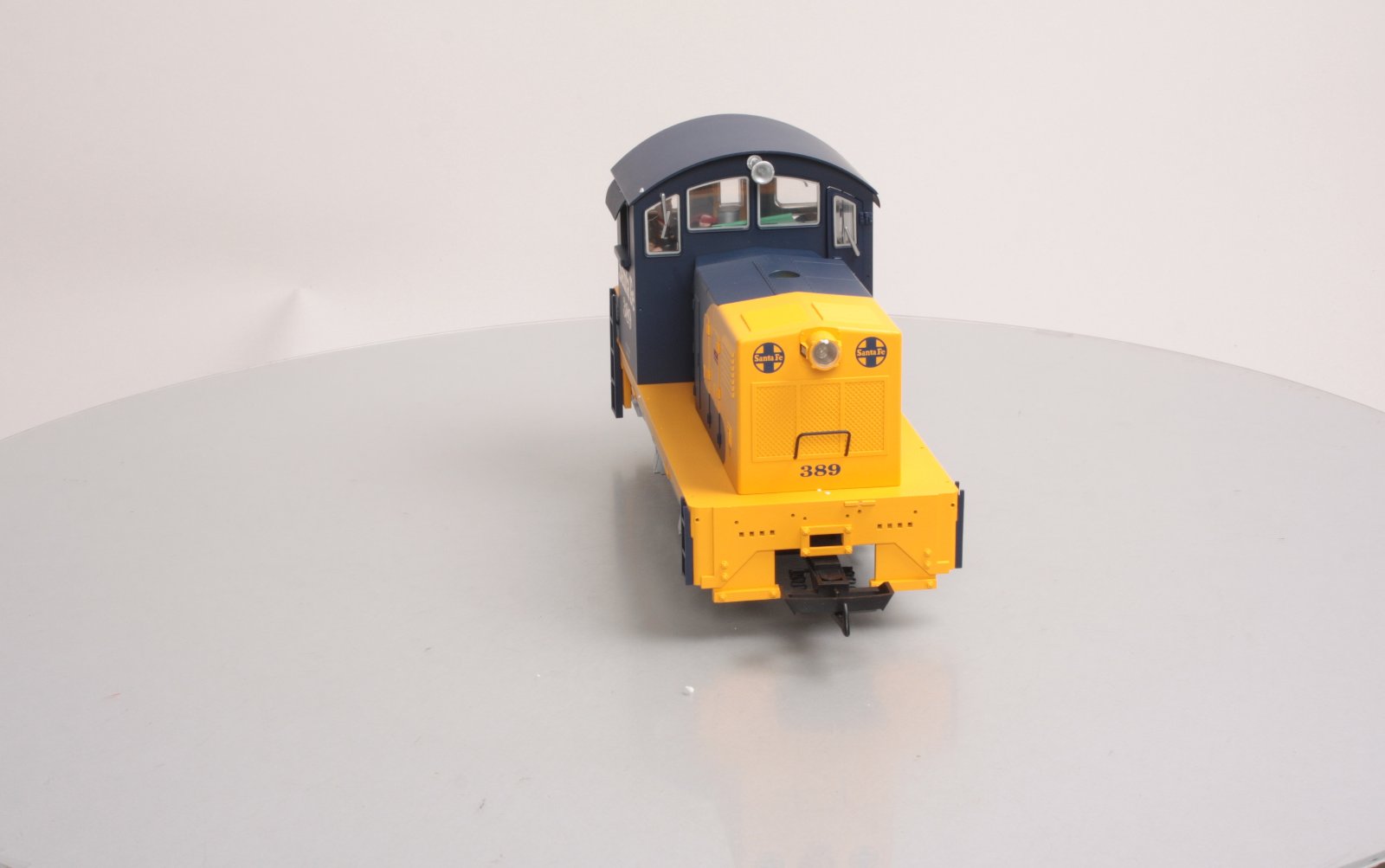 USA Trains 22057 G Santa Fe 20-Ton Powered Diesel Locomotive #389