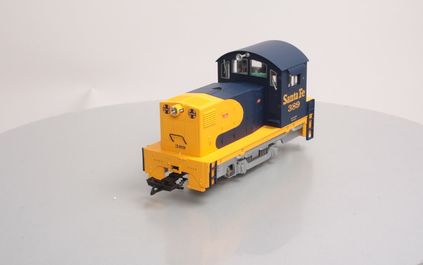 USA Trains 22057 G Santa Fe 20-Ton Powered Diesel Locomotive #389