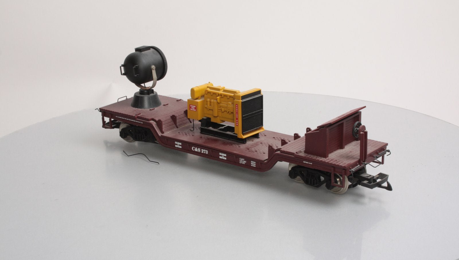 USA Trains R17331 G Colorado & Southern Depressed-Center Flat Car w/Searchlight